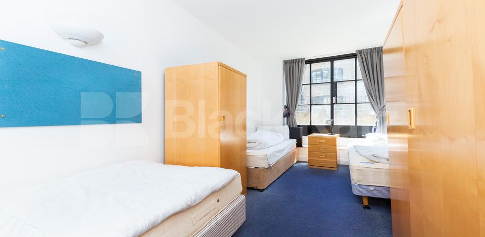 			WAREHOUSE CONVERSION, 2 Bedroom, 1 bath, 1 reception Apartment			 Crawford Passage EC1R, FARRINGDON / HOLBORN